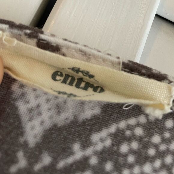 Entro | Women’s Printed Top - Picture 3 of 4